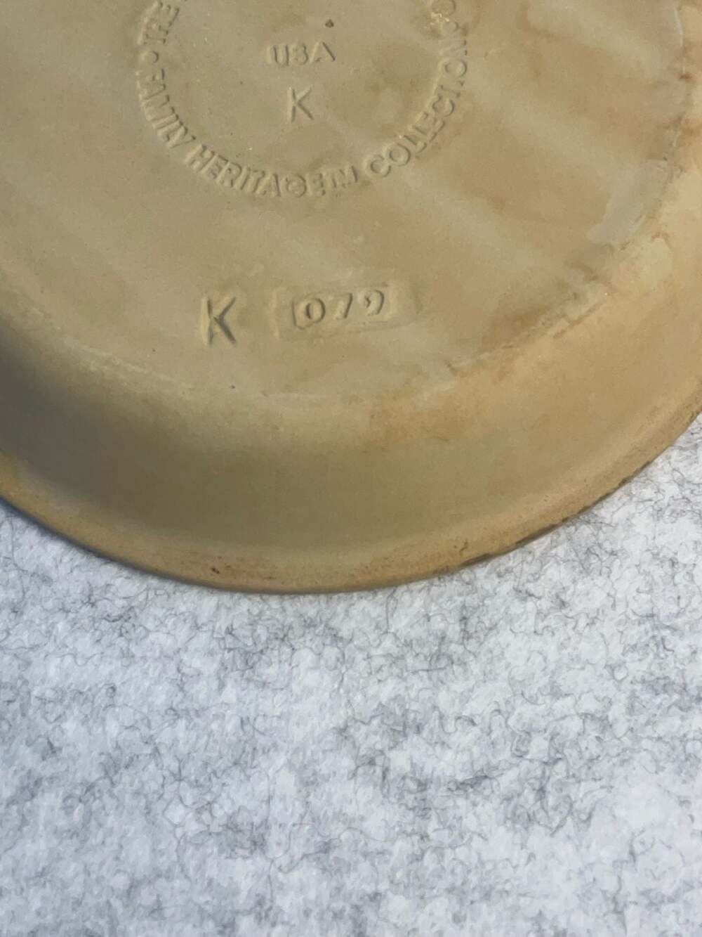 The Pampered Chef Family Heritage Collection 9" Stoneware Pie Plate #1425 - Picture 6 of 11